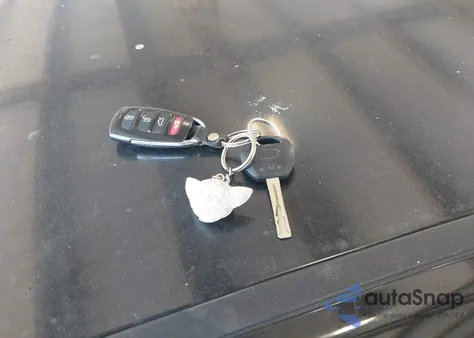 2006 Hyundai Azera Limited/Se из США, поврежденный, VIN KMHFC46F66A137351